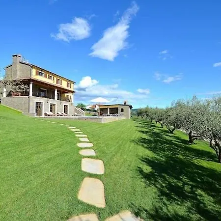 Lovely 5-bed In Villa