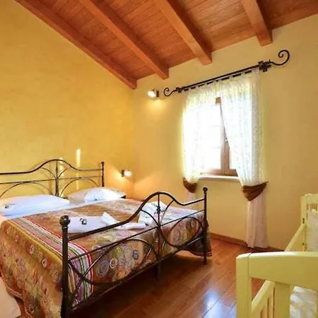 Lovely 5-bed In * Buzet