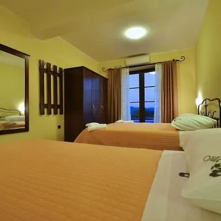 Lovely 5-bed In * Buzet